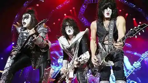 Tanto tuonò che non piovve, i Kiss avranno il loro concerto d’addio all’Arena